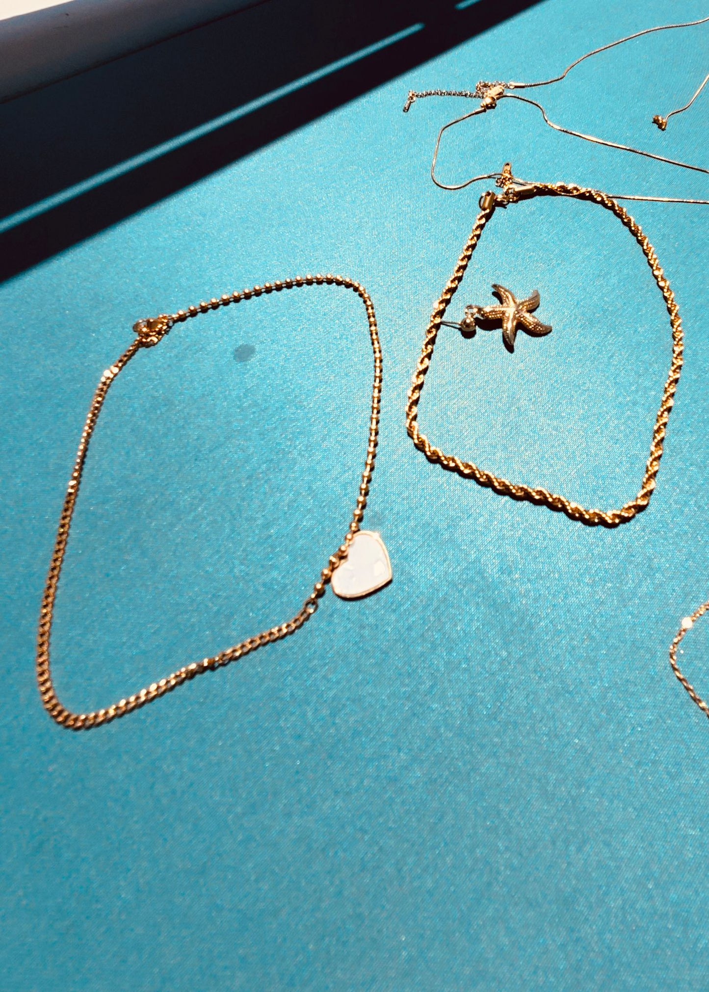 Eileen – The Mother of Pearl Heart Necklace